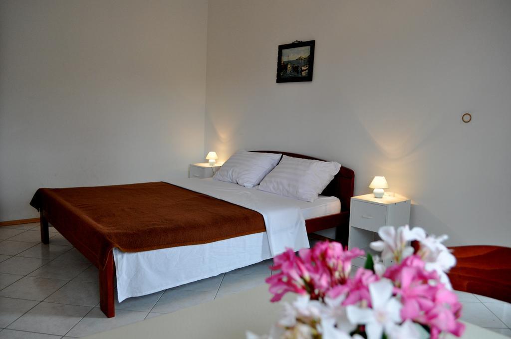 Apartments Smilja ลิยูบาช ภายนอก รูปภาพ