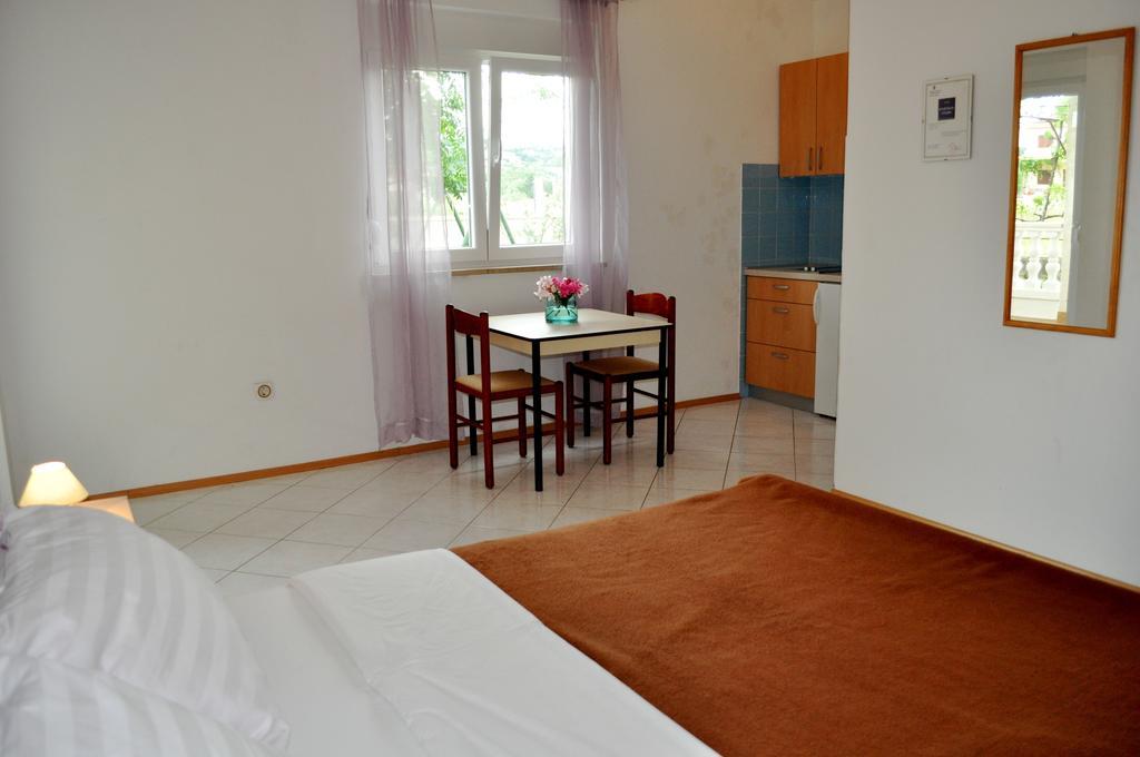 Apartments Smilja ลิยูบาช ภายนอก รูปภาพ